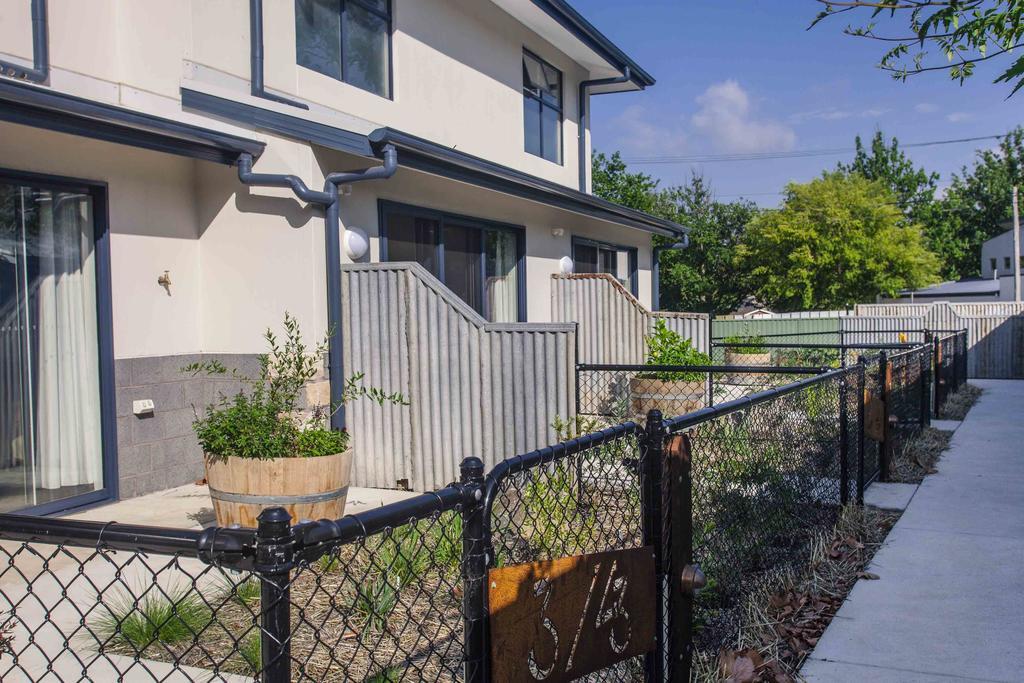 One Of A Kind Apartments Canberra Eksteriør bilde